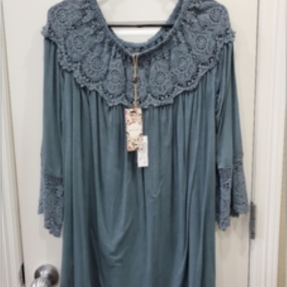 Gimmicks Top